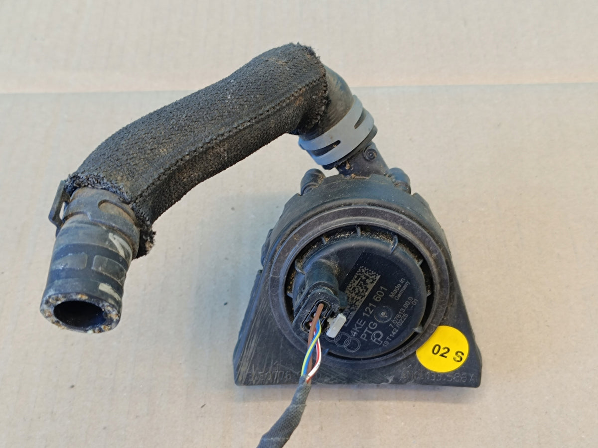 AUDI Q8 E-TRON 55 QUATTRO 300KW 2019 R ADDITIONAL WATER PUMP 4KE121601
