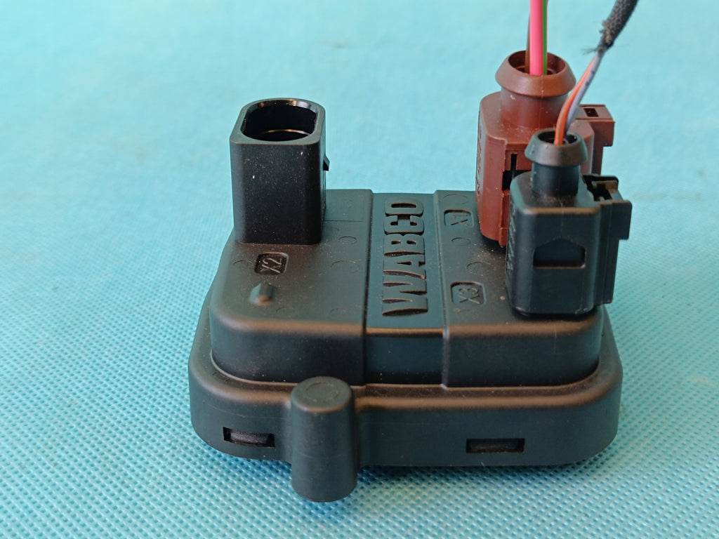 AUDI Q8 E-TRON 55 QUATTRO 300KW 2019R SUSPENSION CONTROLLER MODULE 4M0907778