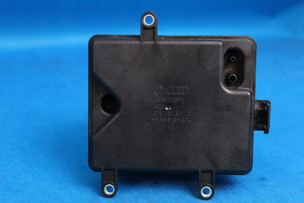 AUDI RS4 B8 8K 4.2 TSI VACUUM TANK 079131541C 2015R
