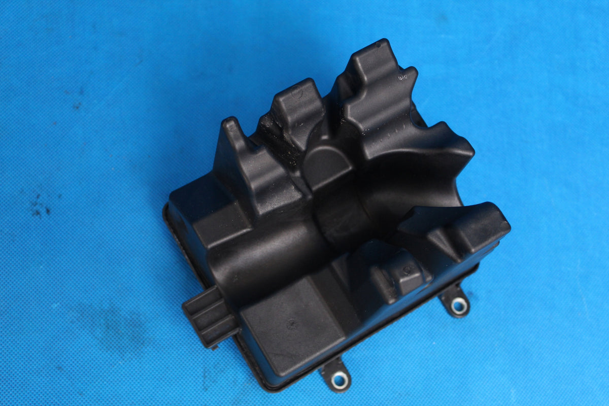 AUDI RS4 B8 8K 4.2 TSI VACUUM TANK 079131541C 2015R