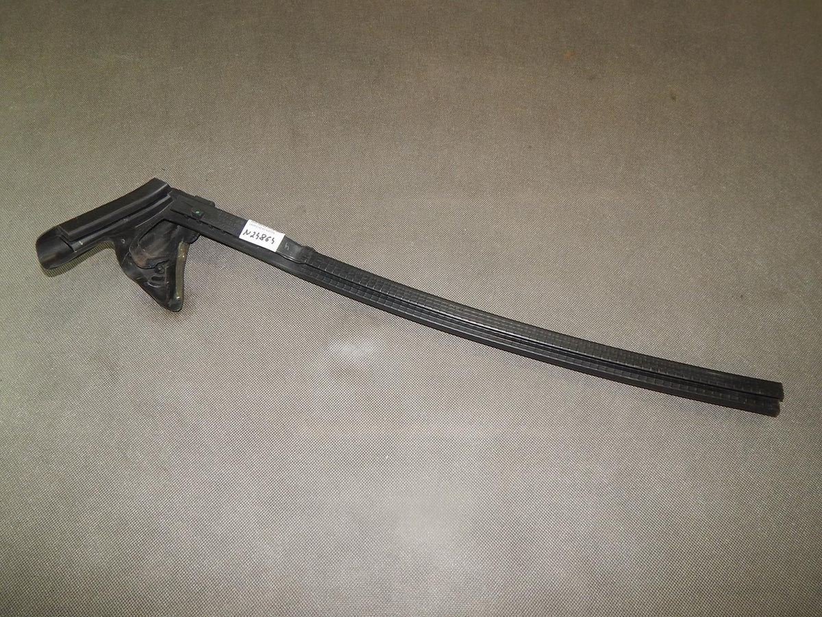 AUDI RS5 8T WINDOW SEAL RIGHT 8F0839480