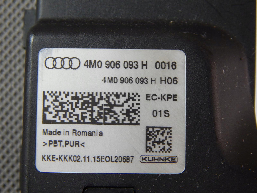 AUDI S5 3.0 TFSI FUEL PUMP CONTROLLER 4M0906093H