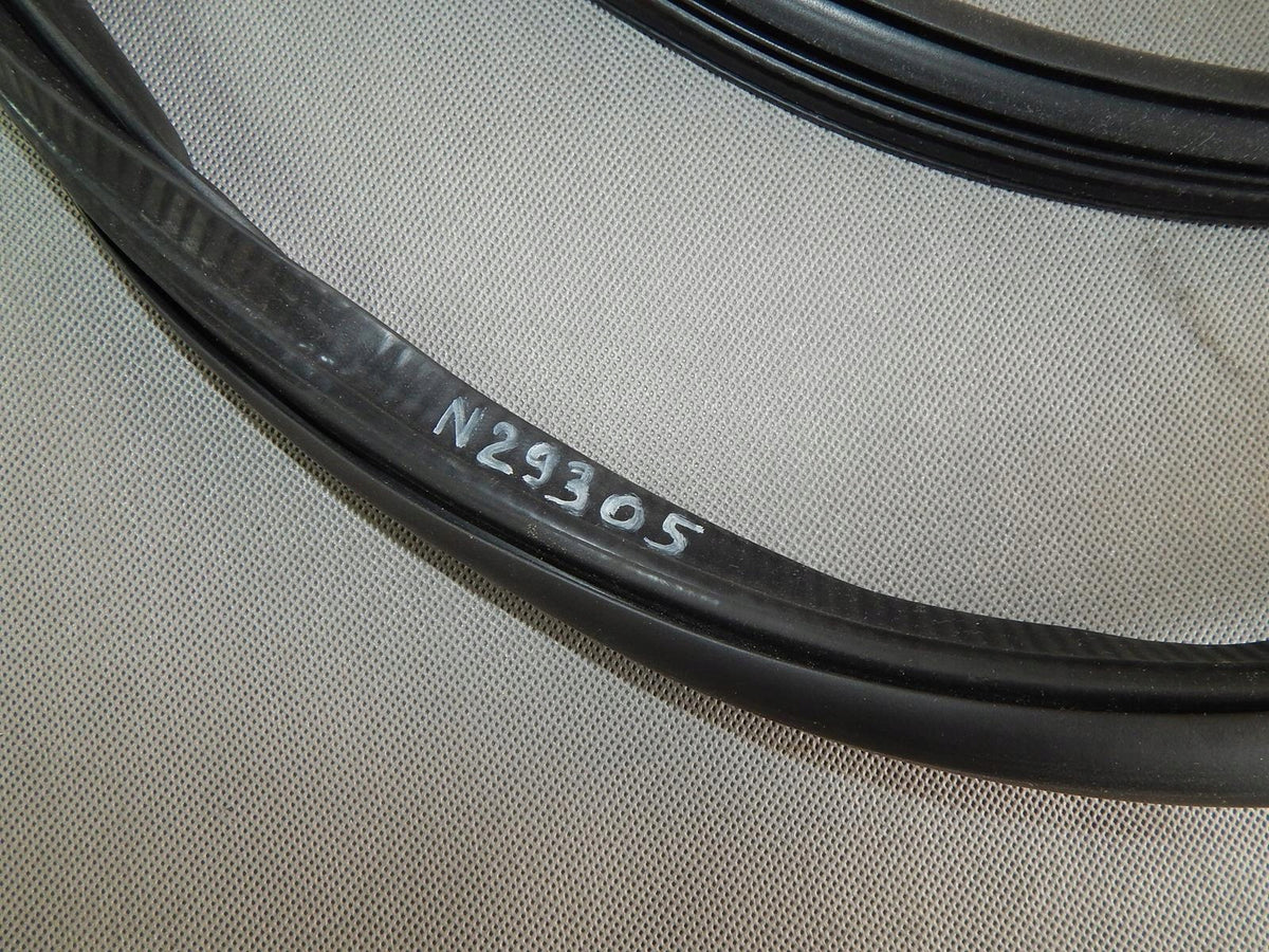 AUDI S5 F5 DOOR SEAL LEFT COUPE 8IN6831707