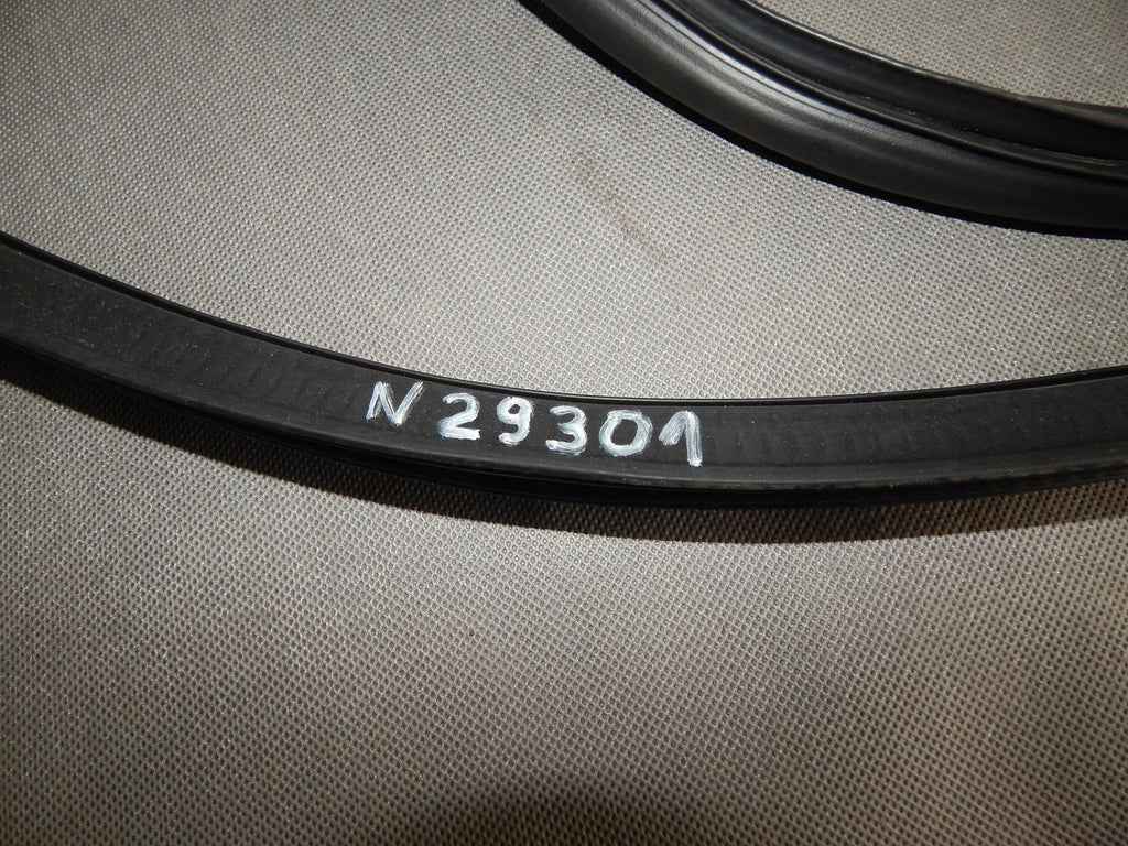 AUDI S5 F5 RIGHT COUPE DOOR SEAL 8IN6831708