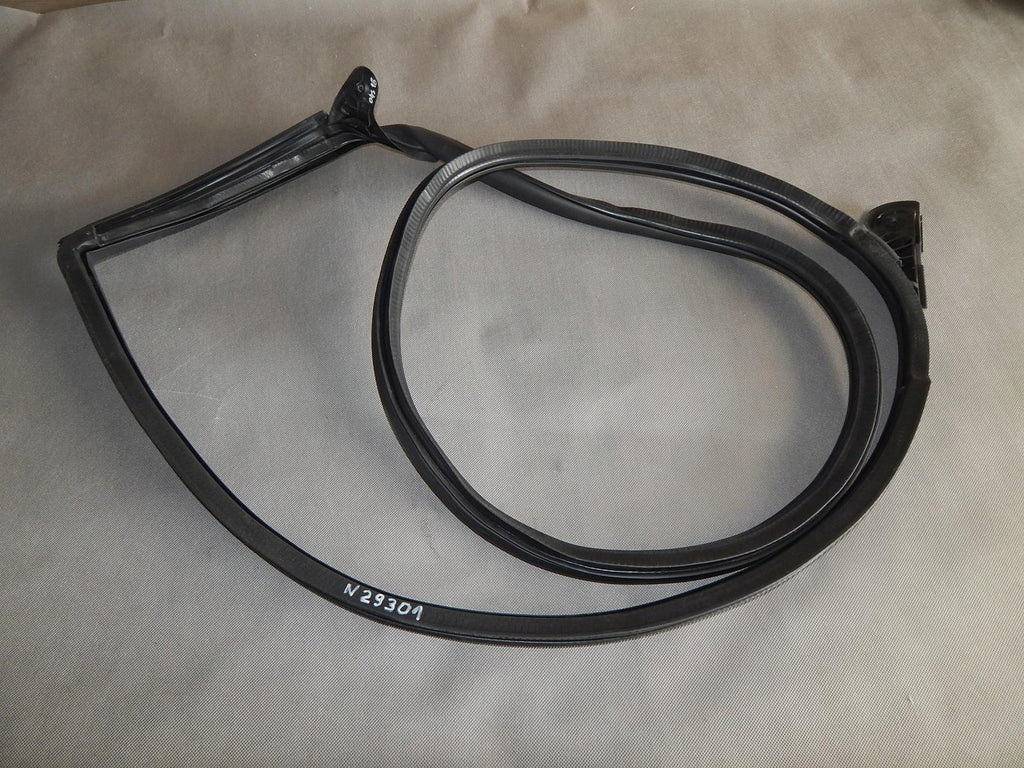 AUDI S5 F5 RIGHT COUPE DOOR SEAL 8IN6831708