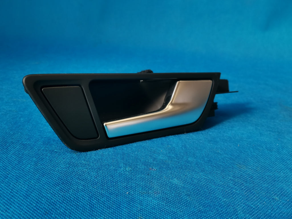 AUDI SQ5 Q5 8R LIFT 16R INTERIOR DOOR HANDLE RIGHT REAR 8R0839020 ILLUMINATED