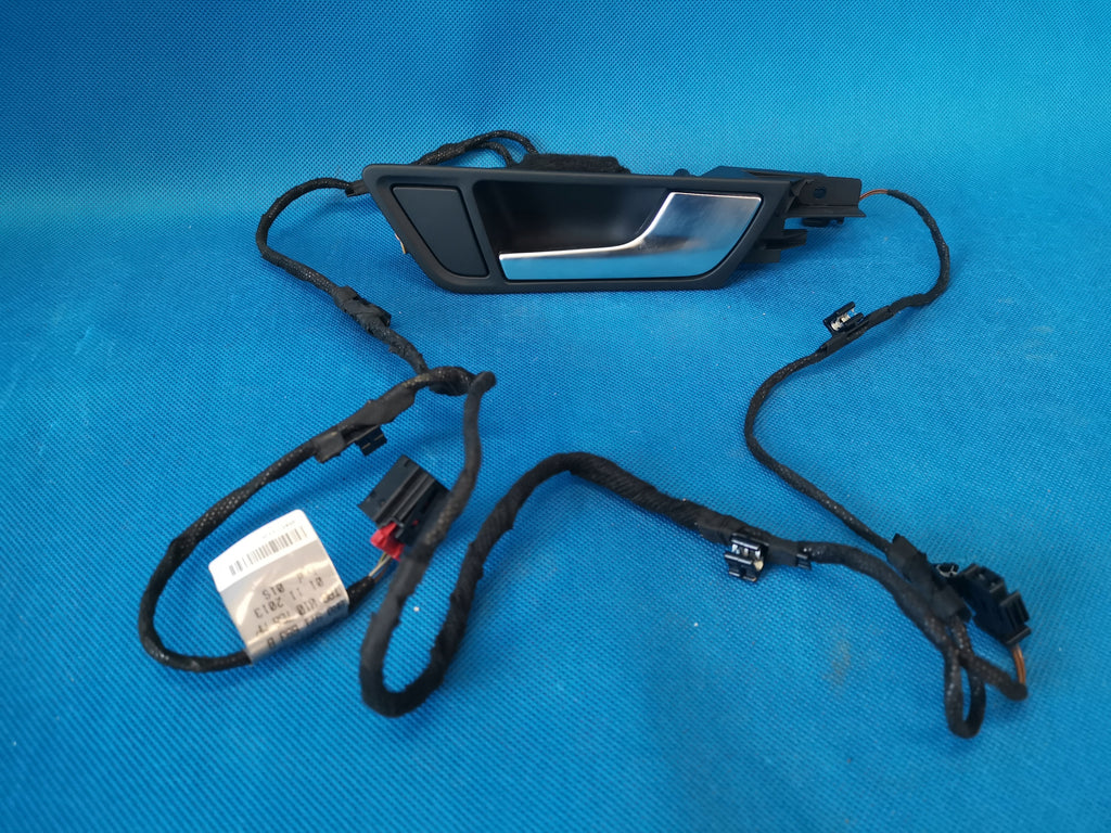 AUDI SQ5 Q5 8R LIFT 16R INTERIOR DOOR HANDLE RIGHT REAR 8R0839020 ILLUMINATED