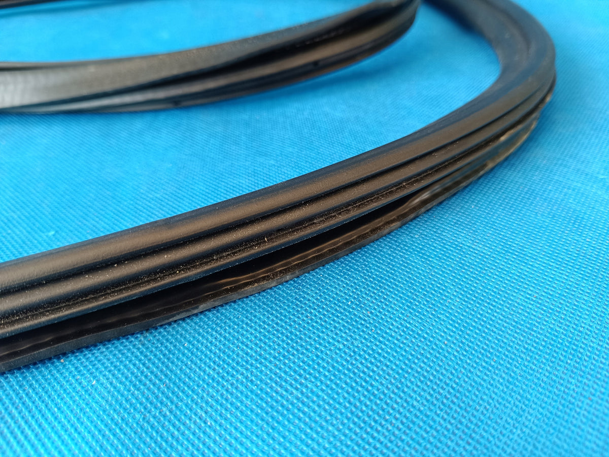 AUDI SQ5 Q5 8R LIFT 2016R BODY GASKET LEFT FRONT 8R0831721F