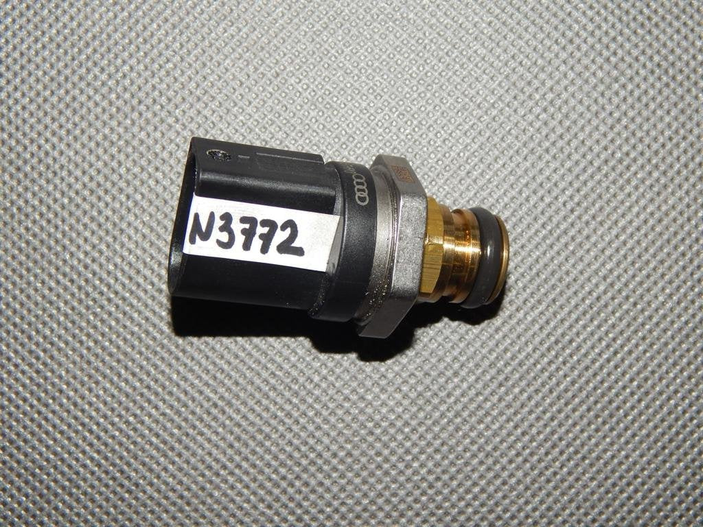 AUDI TT 8S FUEL PRESSURE SENSOR 06H906051G