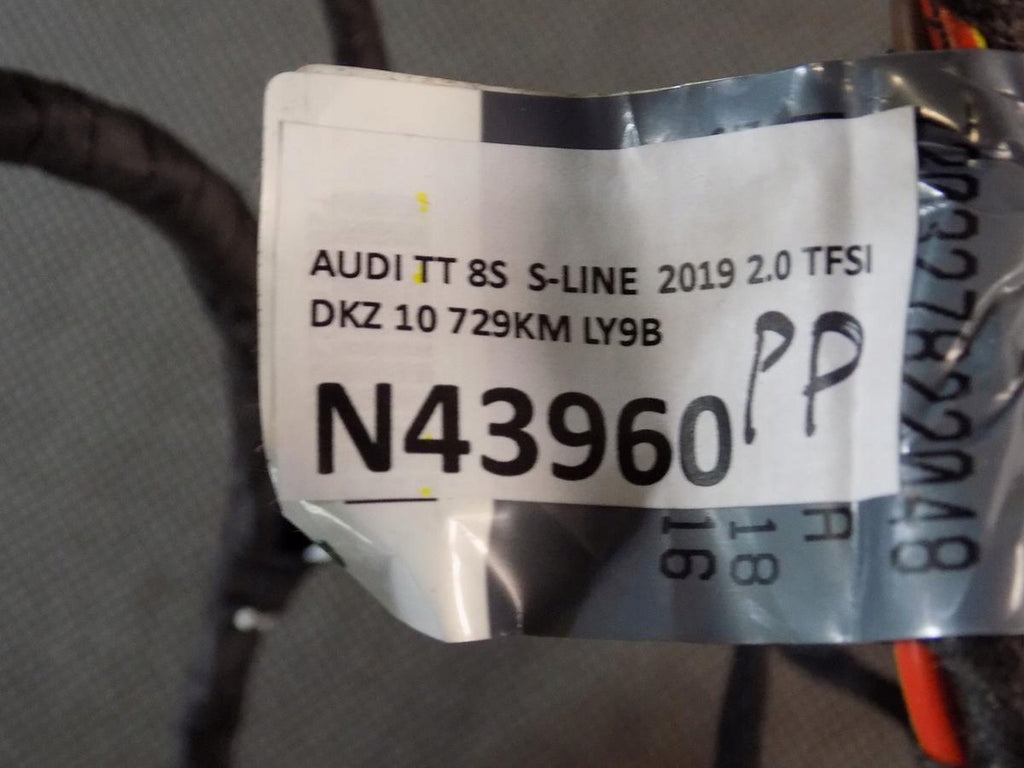 AUDI TT 8S INSTALLATION OF DOOR RIGHT 8S0971030A
