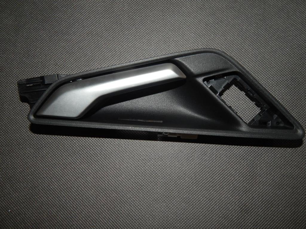 AUDI TT 8S INTERIOR DOOR HANDLE RIGHT 8S0837020A