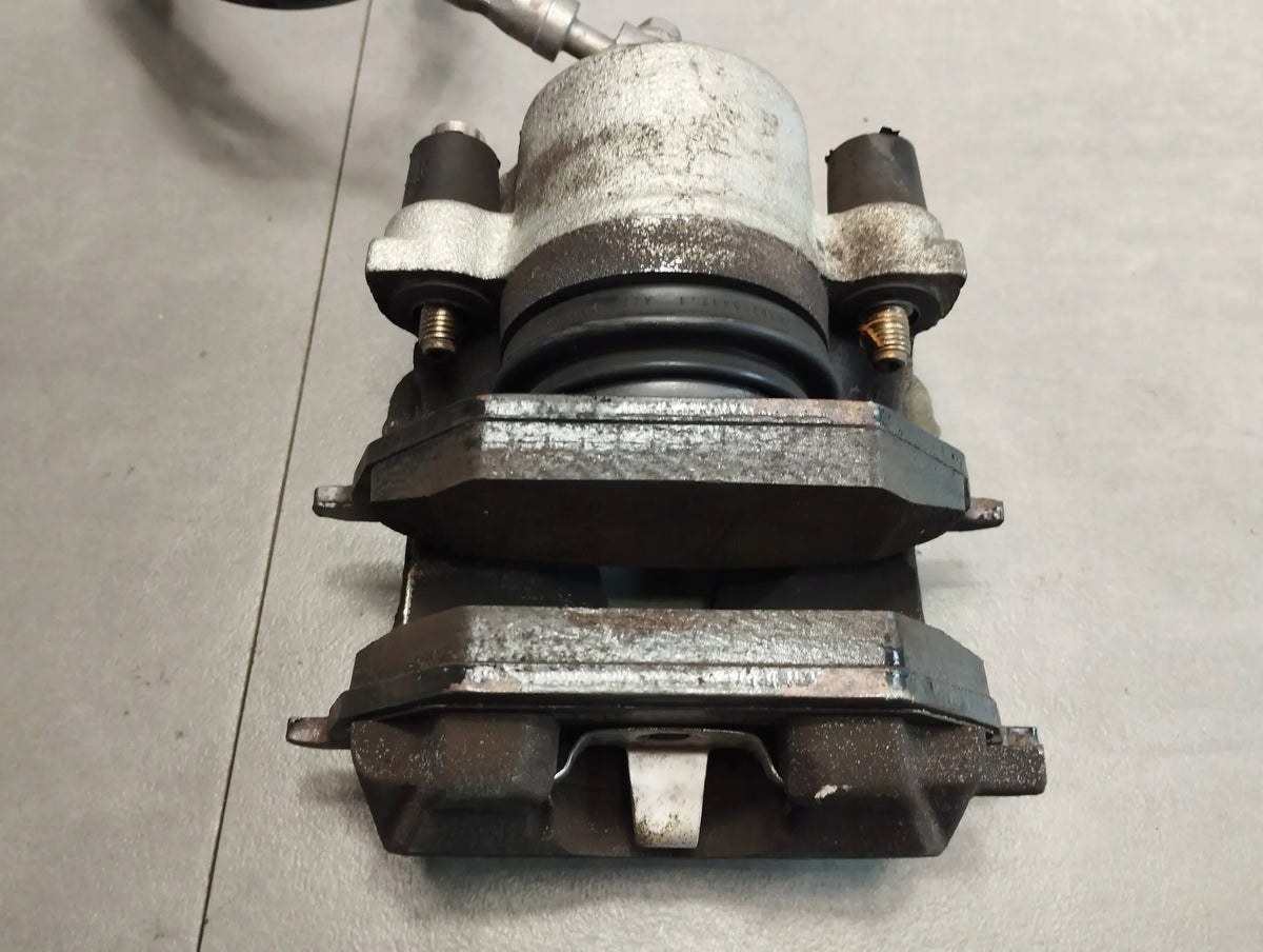 Audi A1 1.6 TDI CLAMP LEFT FRONT
