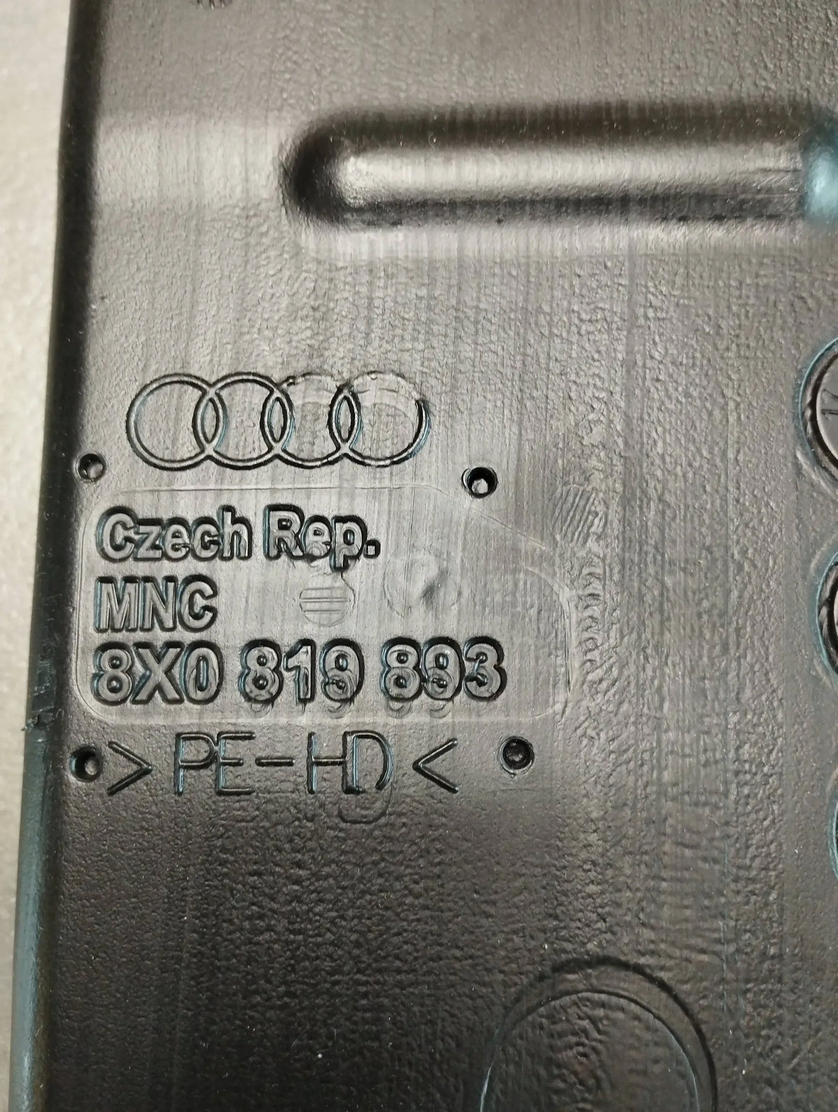 Audi A1 8X AIR CHANNEL 8X0819893