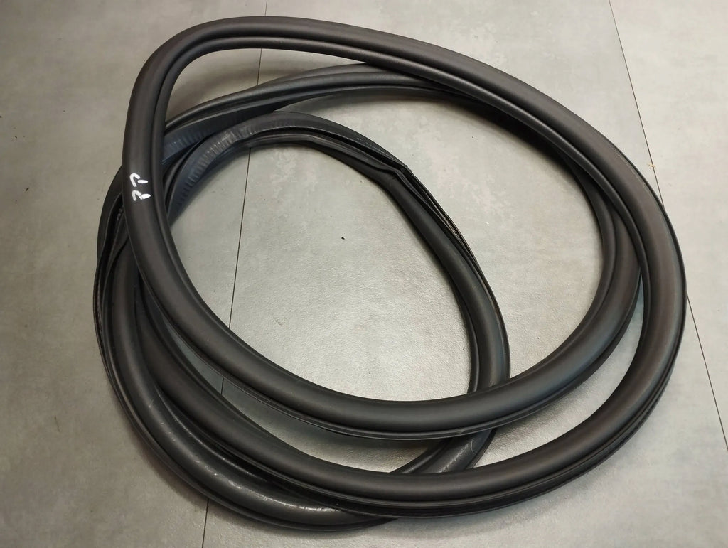 Audi A1 8X DOOR SEAL RIGHT 8X3831722C