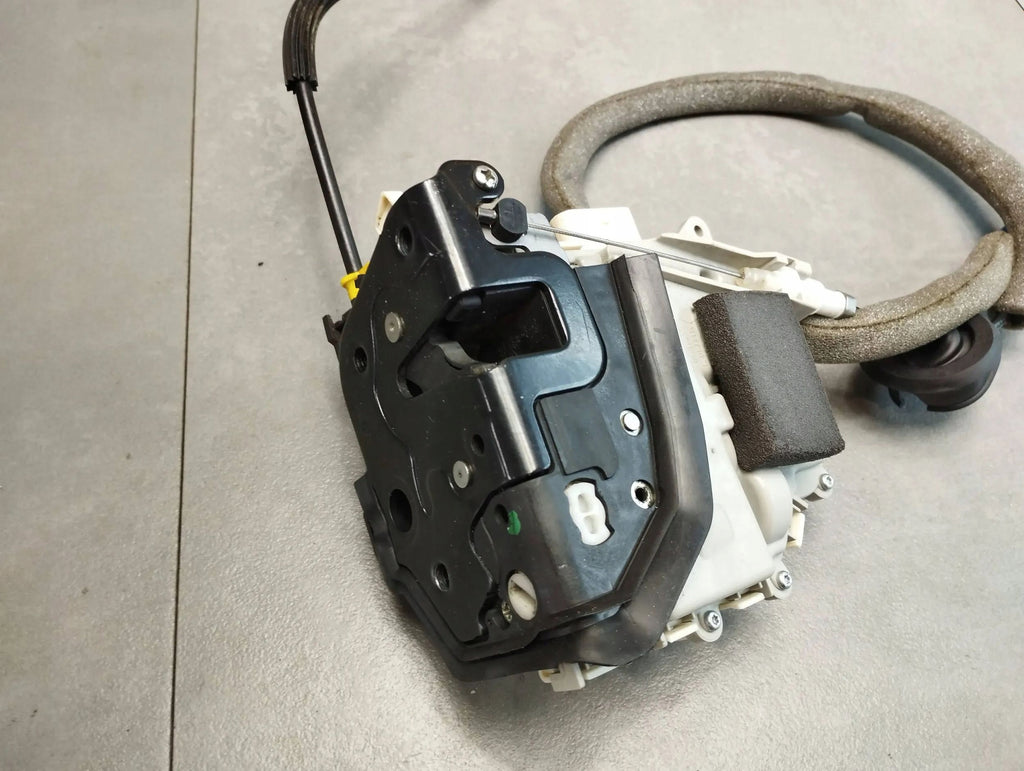 Audi A1 8X RIGHT LOCK 8J1837016D