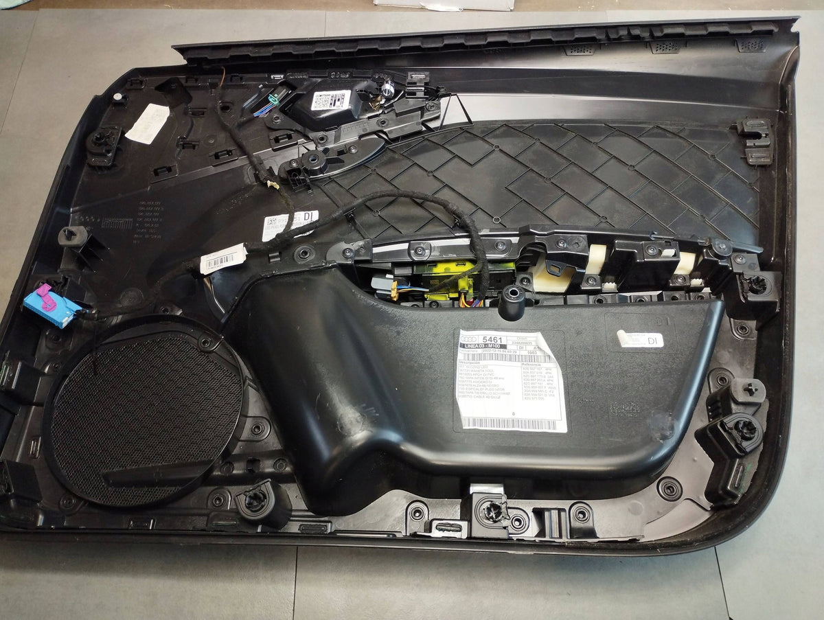 Audi A1 bacon door right front 82G867134