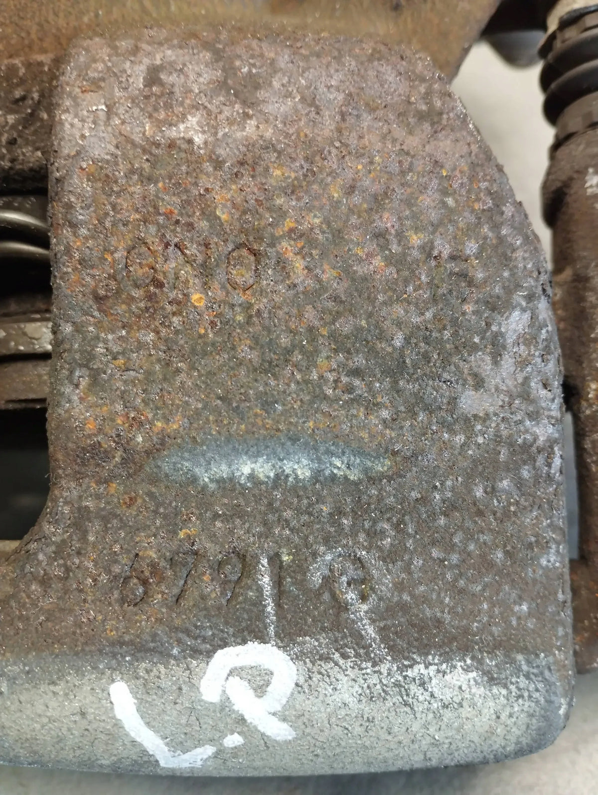 Audi A3 8V 1.6 TDI CLAMP LEFT FRONT