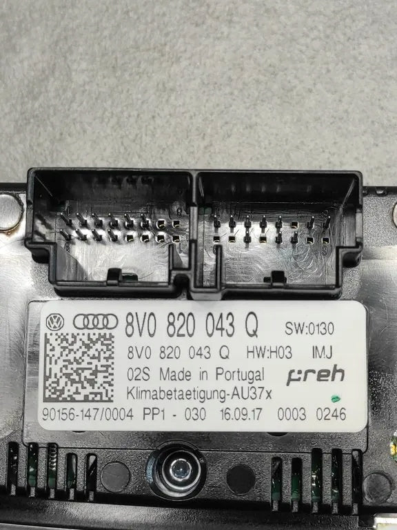 Audi A3 8V AIR CONDITIONING PANEL 8V0820043Q