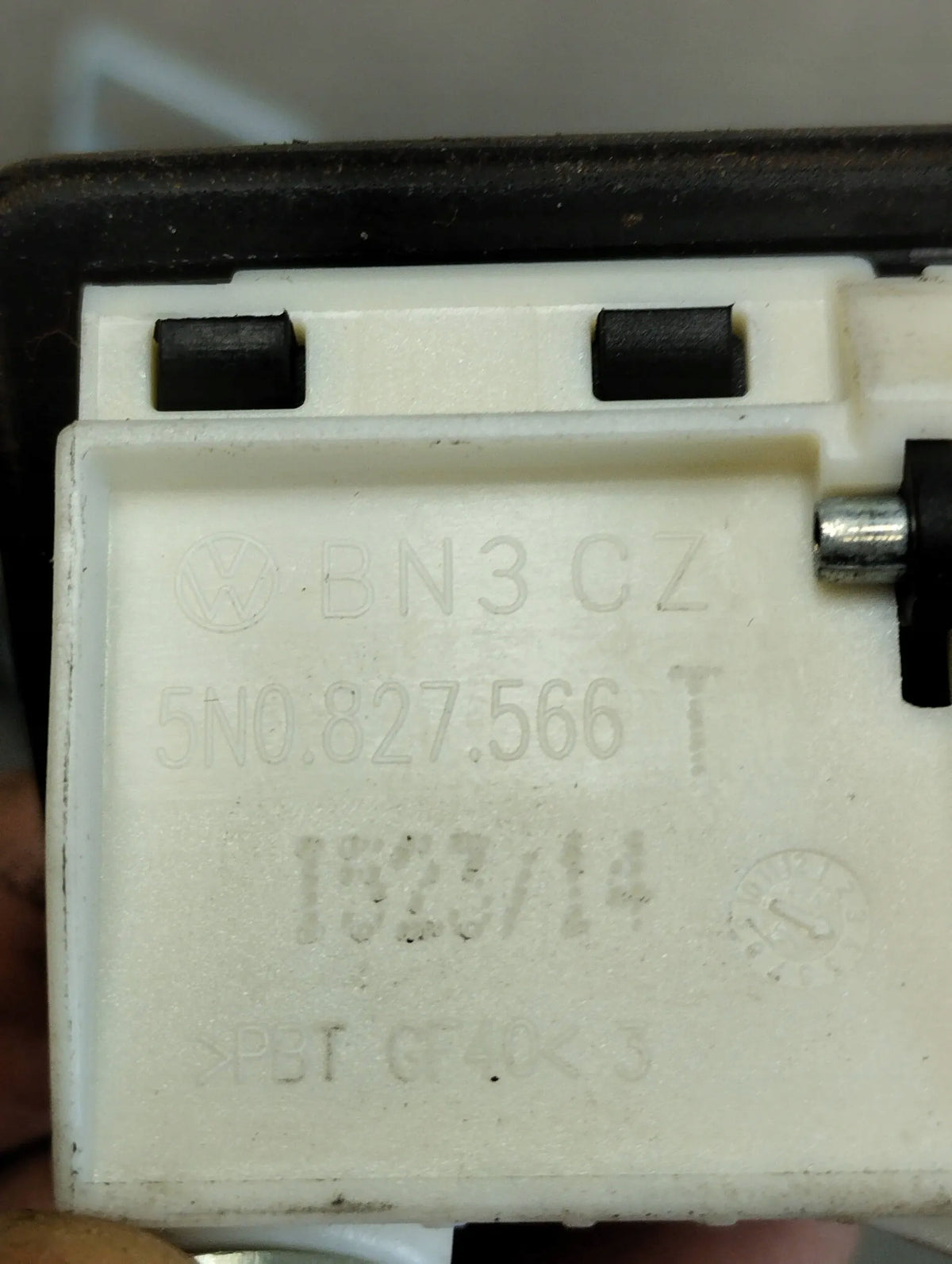 Audi A3 8V FLAP HANDLE MICROSCOPE 5N0827566T