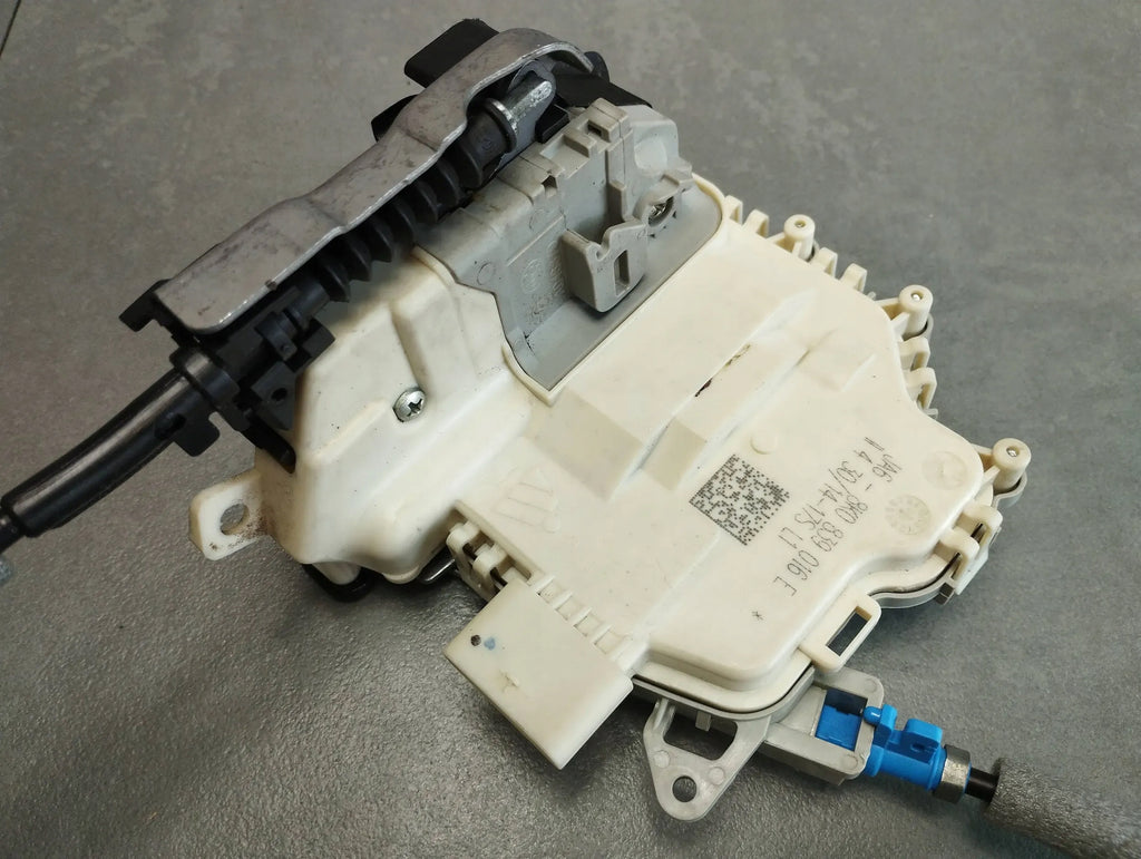 Audi A3 8V LOCK RIGHT REAR 8K0839016E