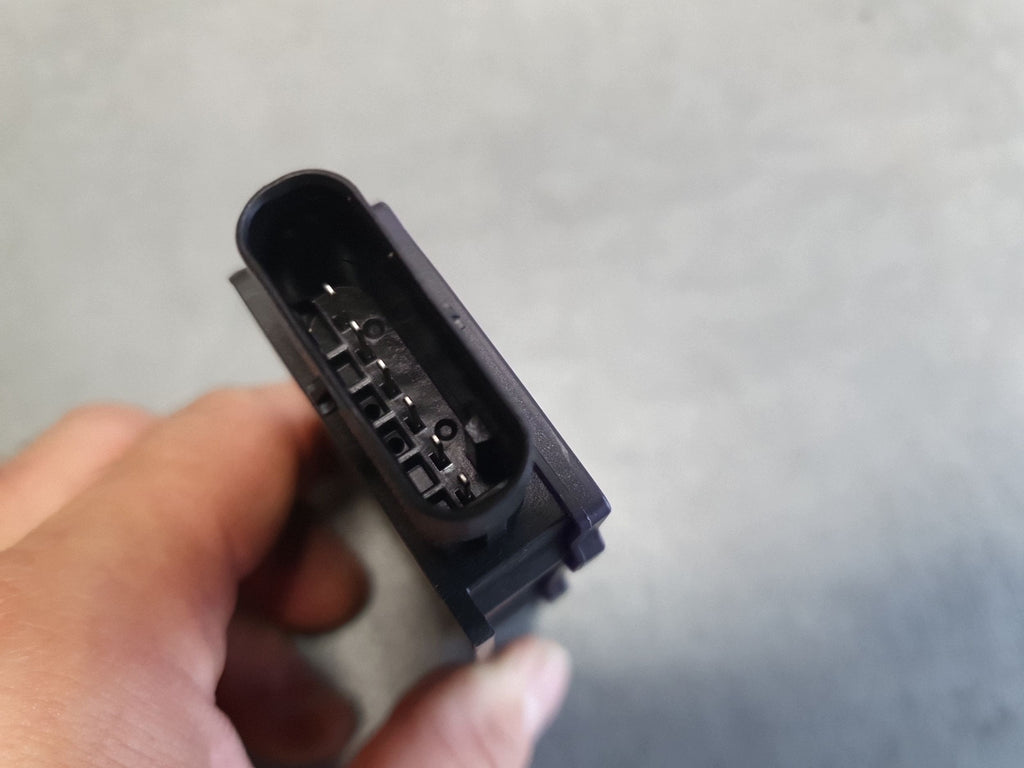 Audi A3 8Y 5WA962133G Antenna Amplifier