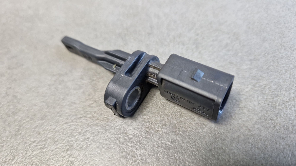 Audi A3 8Y ABS sensor rear 10071140124