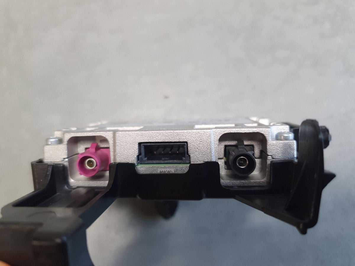 Audi A3 8Y Antenna Amplifier Module 4K0035456
