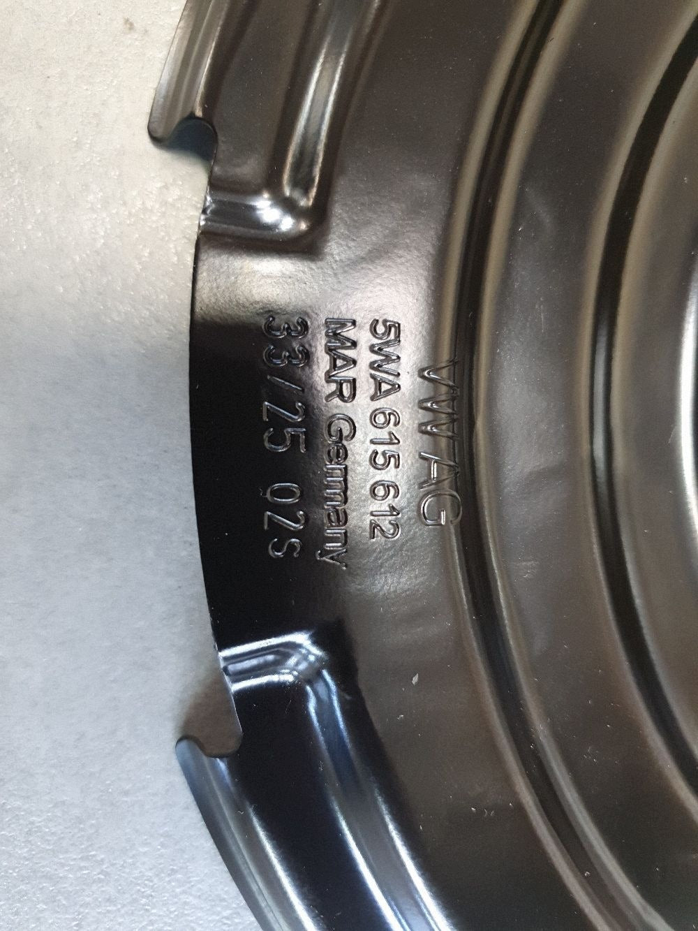 Audi A3 8Y Brake disc cover right rear 5WA615612