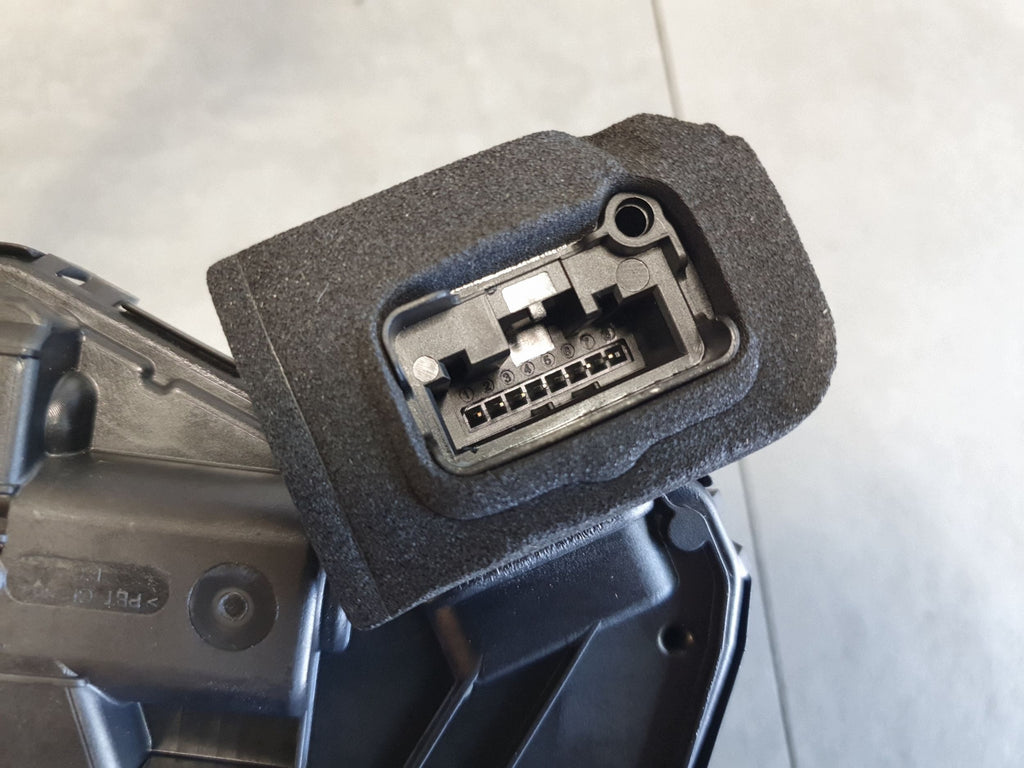 Audi A3 8Y Door lock right rear 5TA839016P