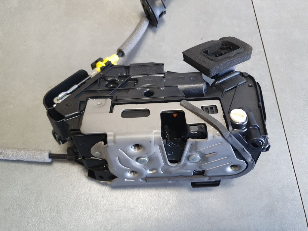 Audi A3 8Y Door lock right rear 5TA839016P