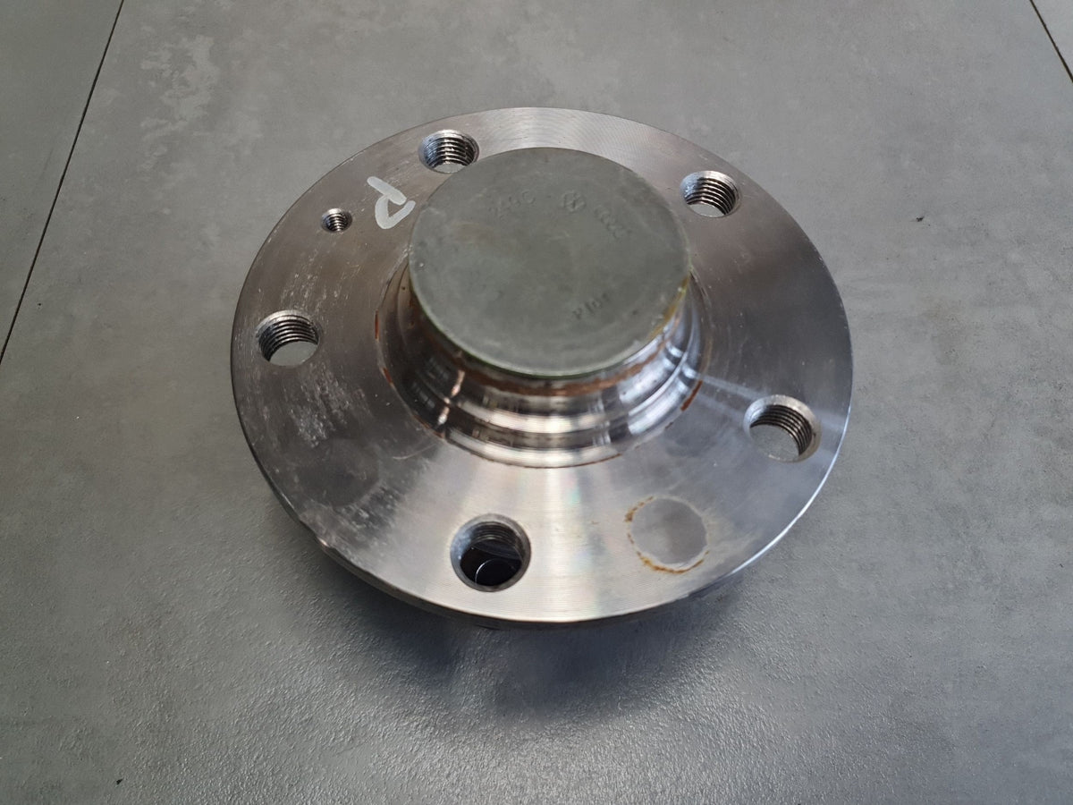 Audi A3 8Y Hub with bearing rear 5WA501611