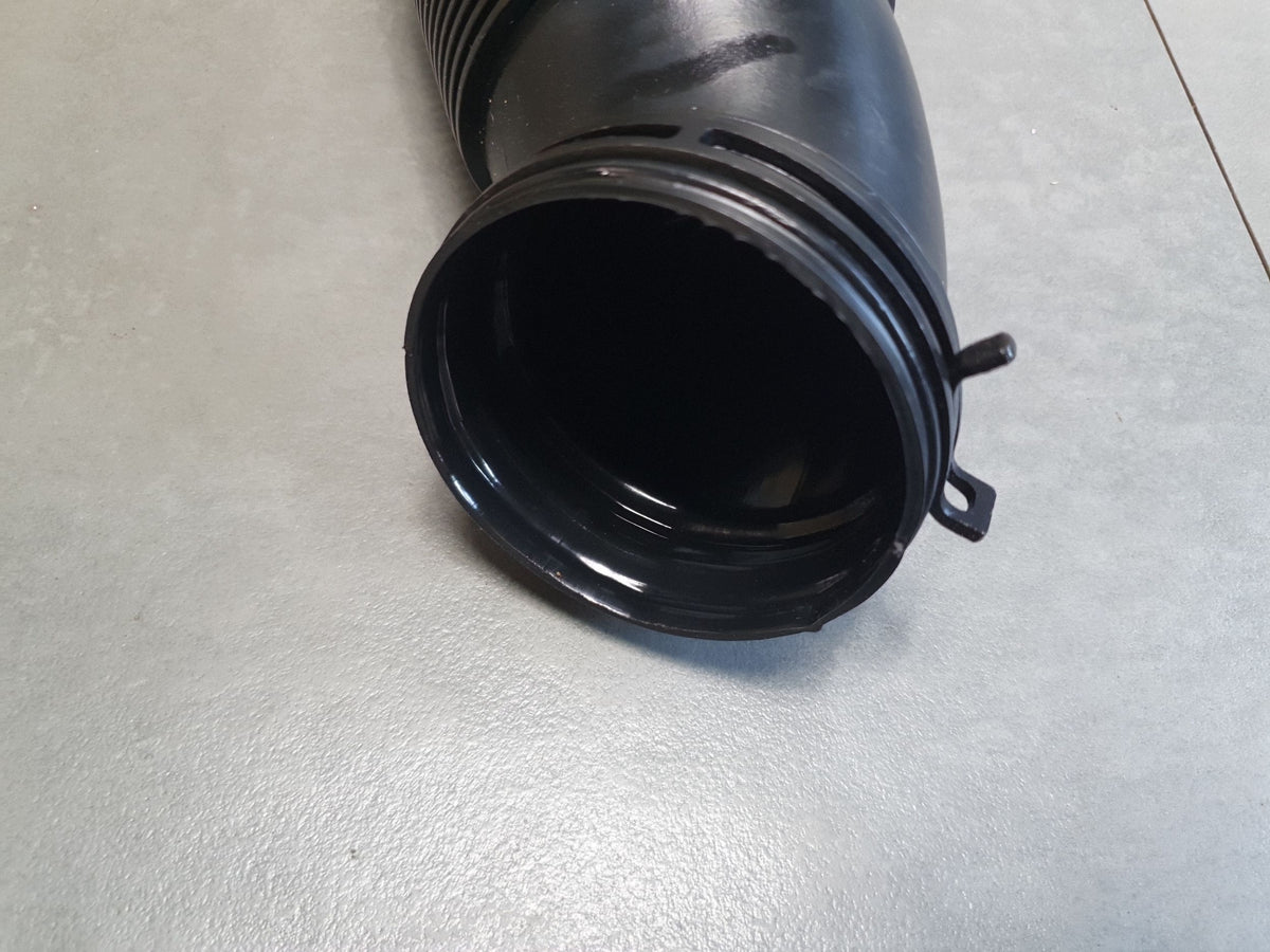 Audi A3 8Y Intake pipe 5Q0129684E cable