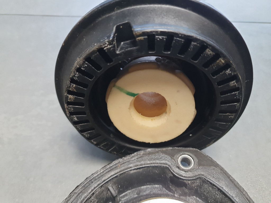 Audi A3 8Y SHOCK ABSORBER BEARING FRONT COVER 5Q0412331E