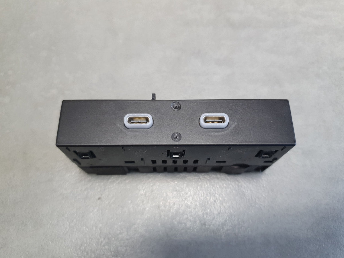 Audi A3 8Y USB port 8Y0035736