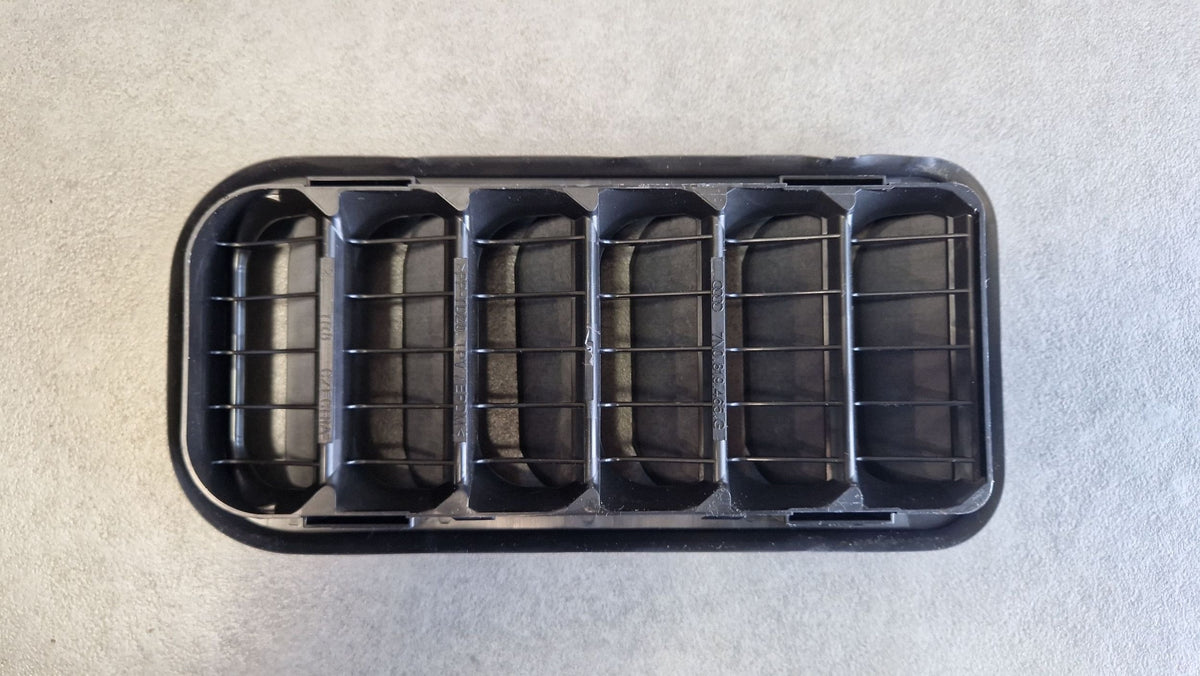 Audi A3 8Y air extraction grille 7N0819465G