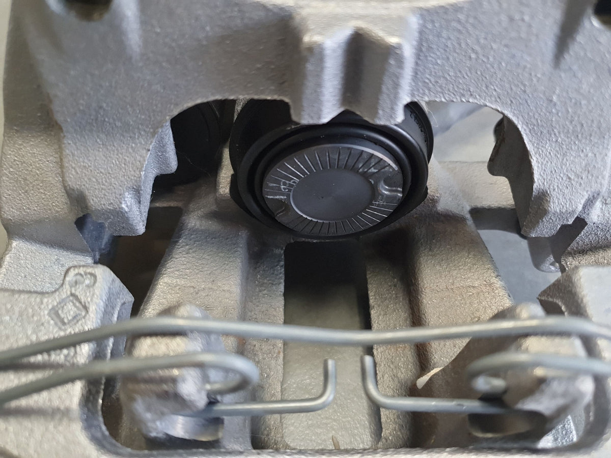 Audi A3 8Y hb Brake caliper left rear 5R3615405A