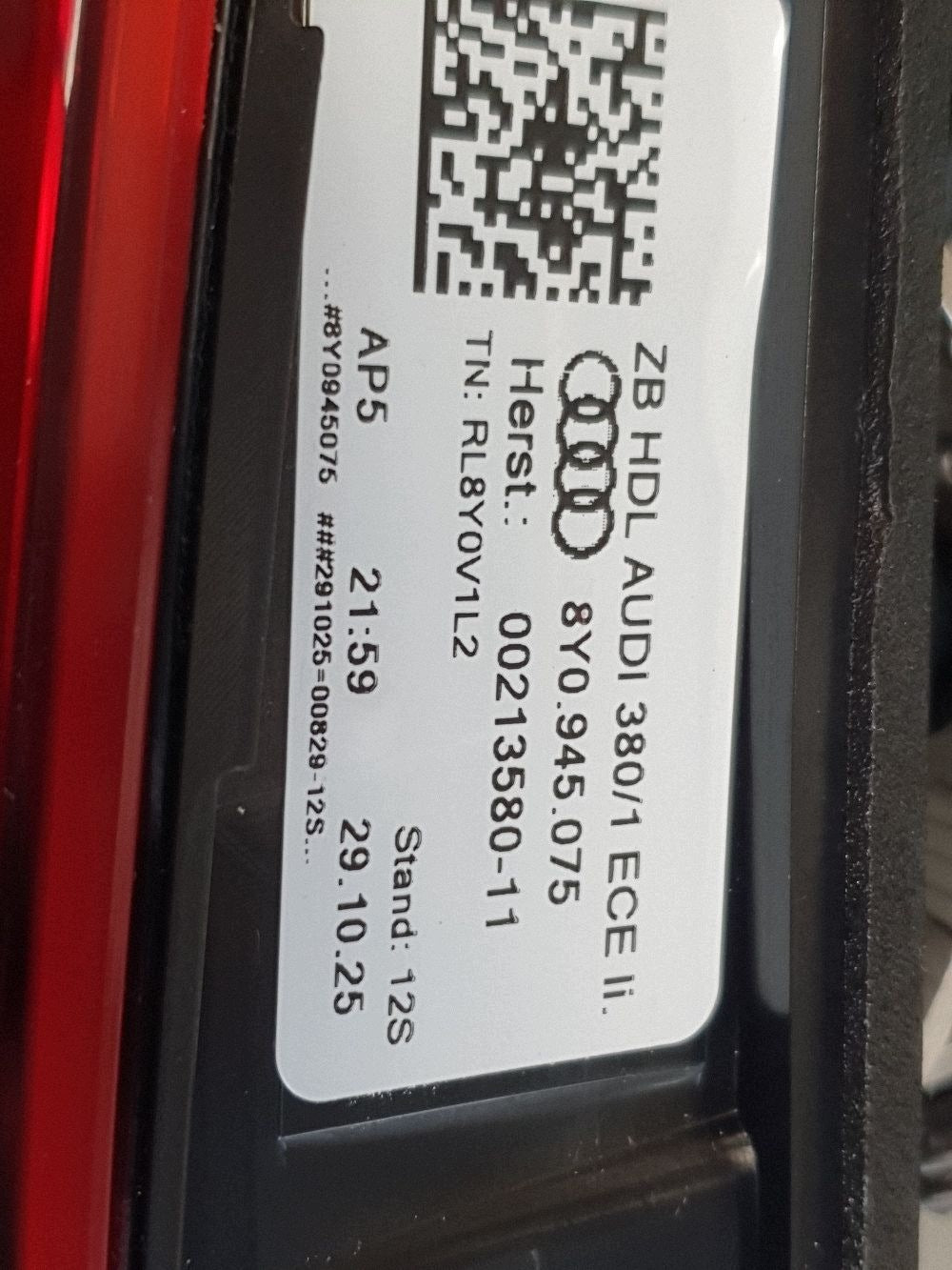 Audi A3 8Y hb Rear lamp in flap left 8Y0945075