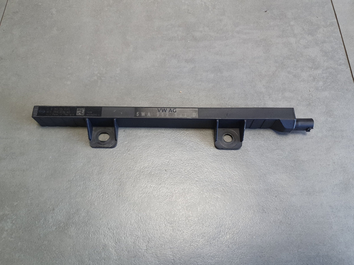Audi A3 8Y keyless antenna 5WA962131D
