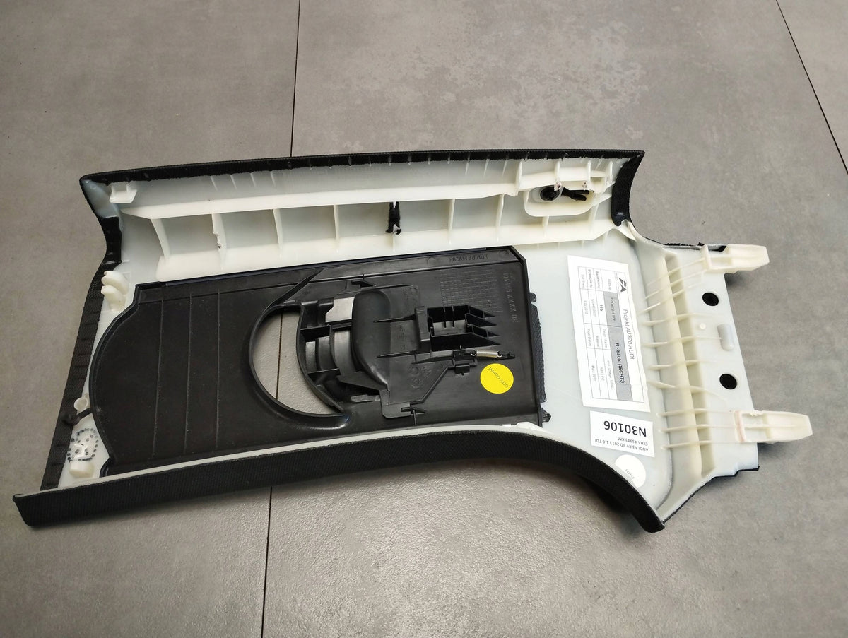 Audi A3 S3 8V POST COVER RIGHT 8V3867244