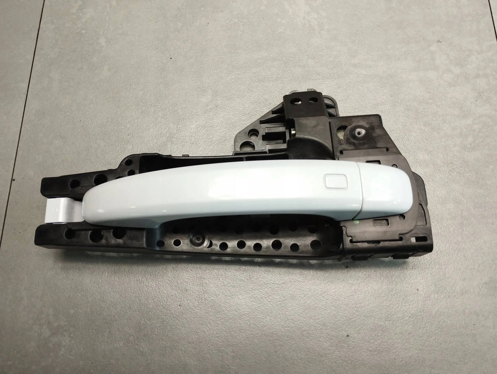 Audi A4 B8 HANDLE RIGHT REAR LY7F