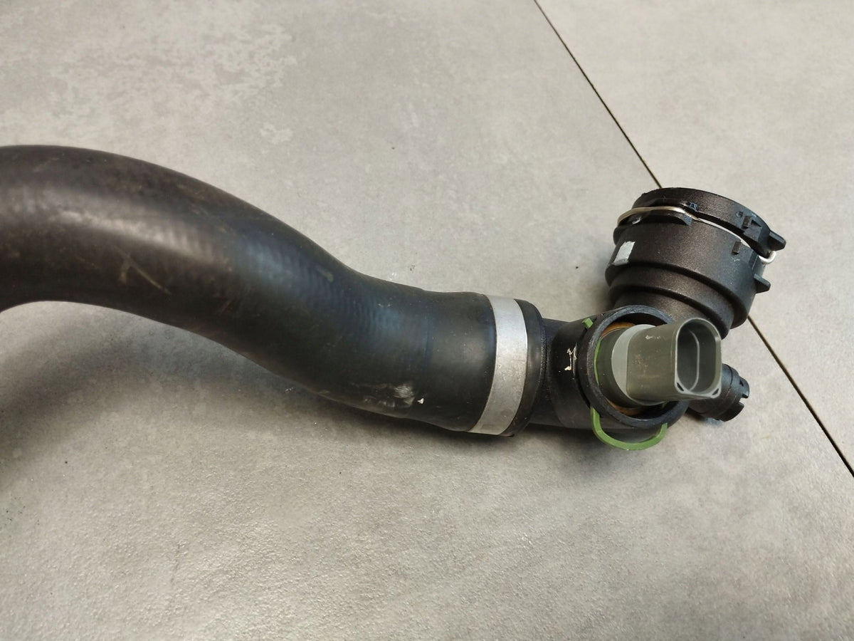 Audi A4 B9 2017 2.0 TFSI WATER CABLE 8W0122055M
