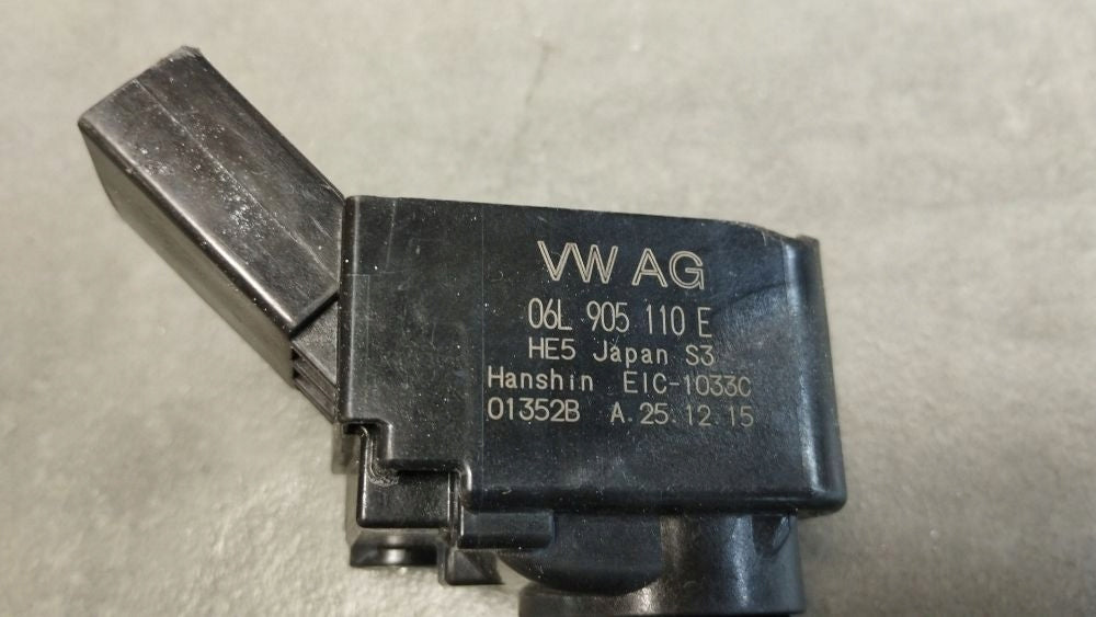 Audi A4 B9 2017 2.0 tfsi ignition coil 06L905110E