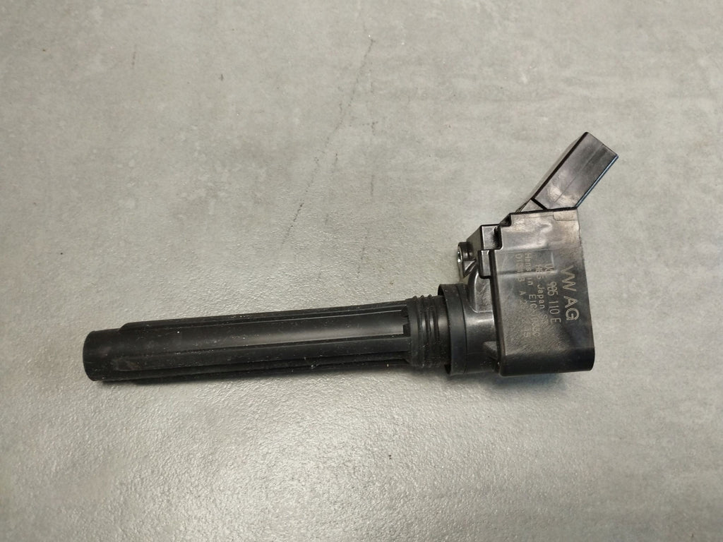 Audi A4 B9 2017 2.0 tfsi ignition coil 06L905110E