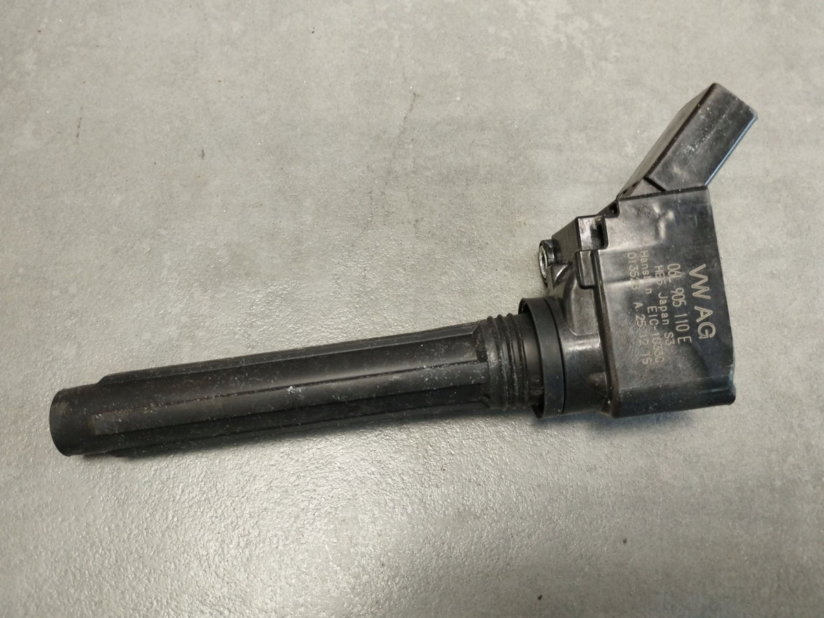 Audi A4 B9 2017 2.0 tfsi ignition coil 06L905110E