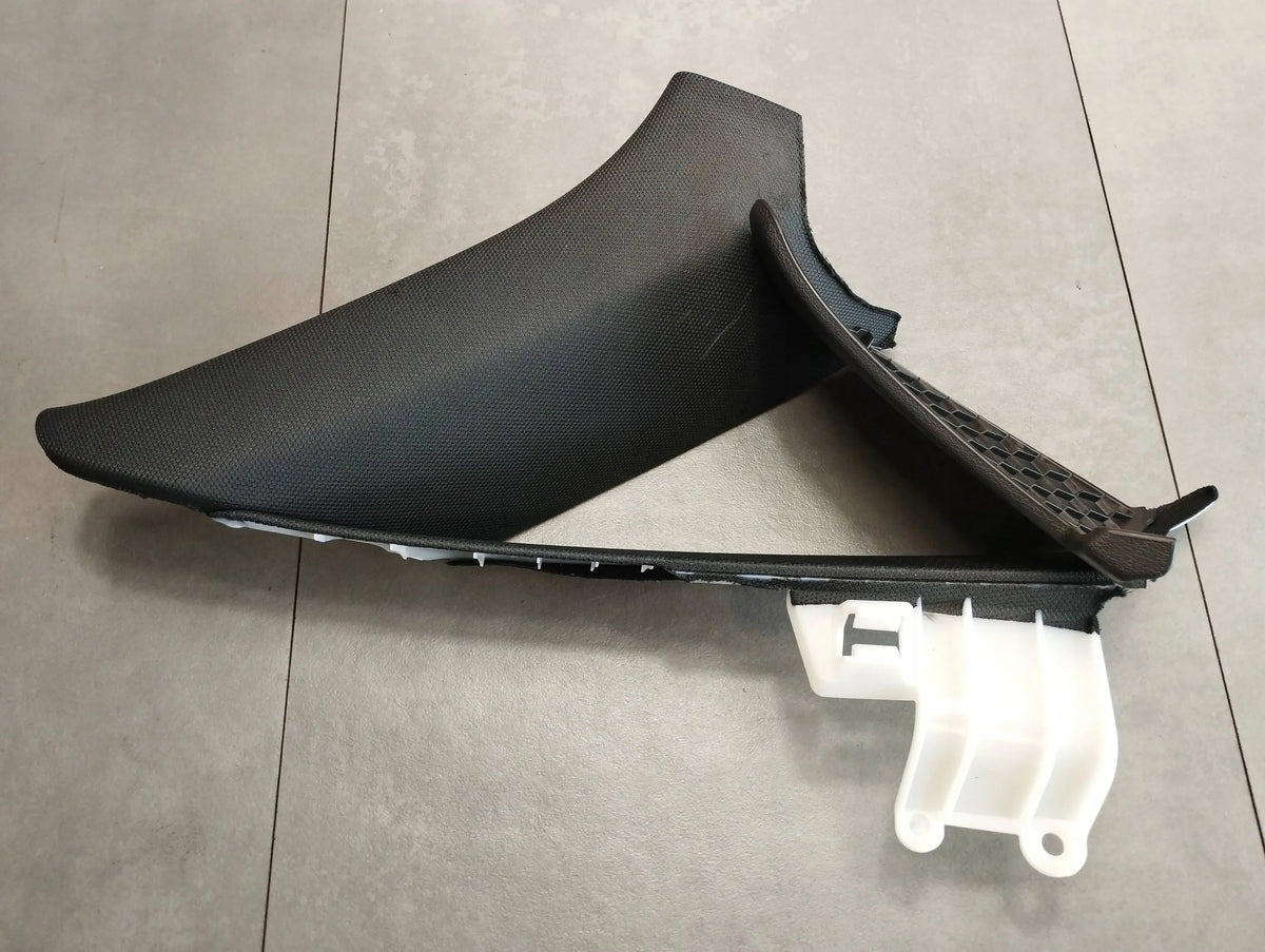 Audi A4 B9 8W POST COVER 8W5867287C