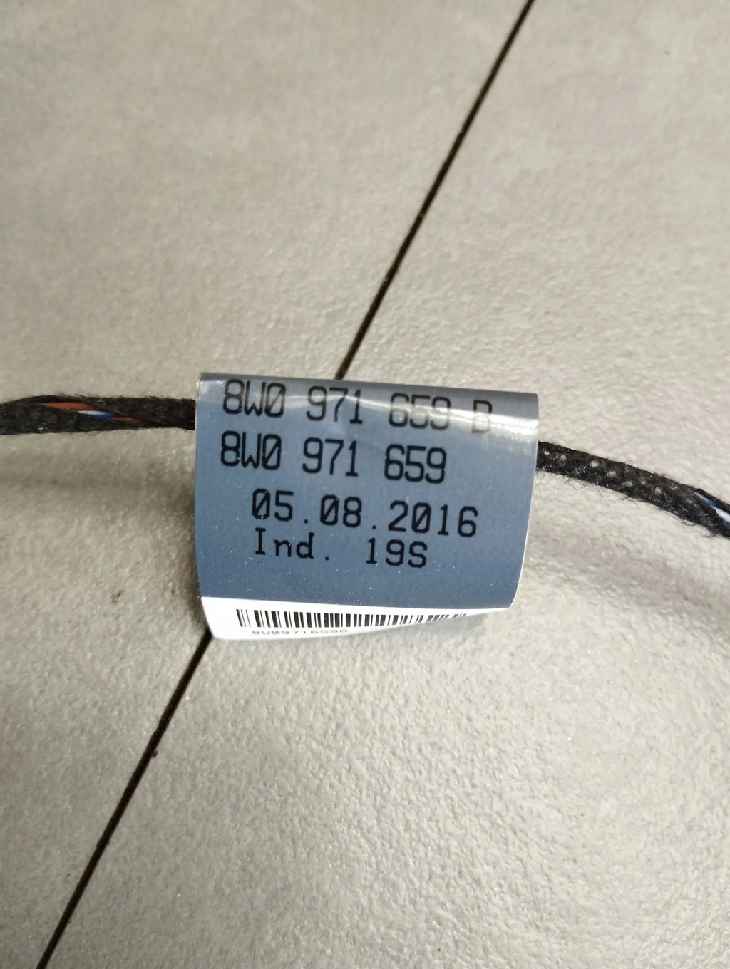 Audi A4 B9 8W beam installation 8W0971659B