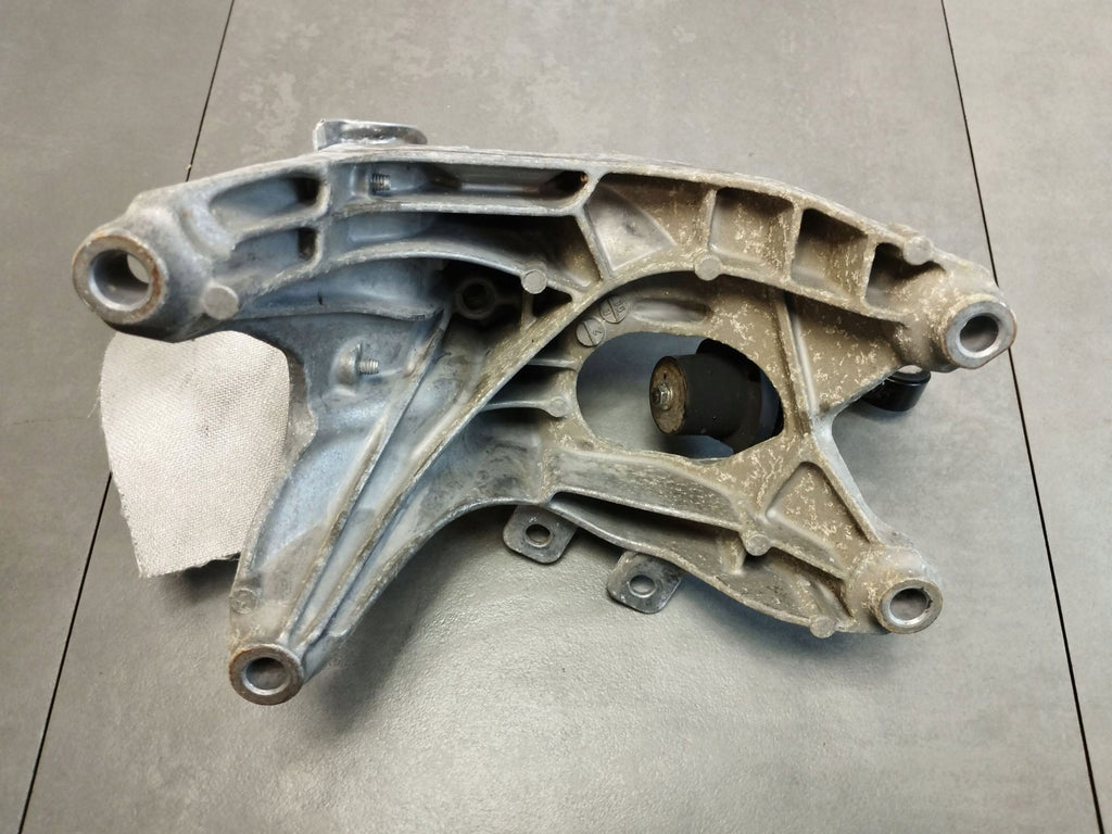 Audi A4 S4 B9 2017 ENGINE SUPPORT RIGHT 4M0199308AA