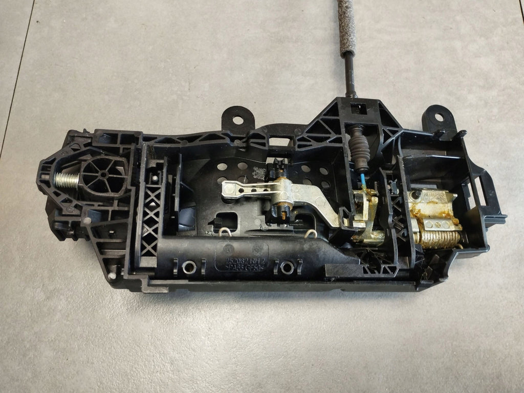 Audi A4 S4 B9 8W Exterior door handle right rear 8W0837812A LZ7S