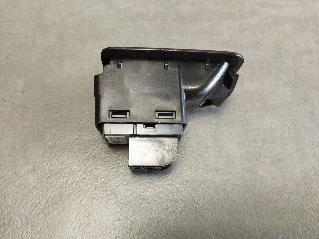 Audi A4 S4 B9 8W Flap opening button 4M0959831A