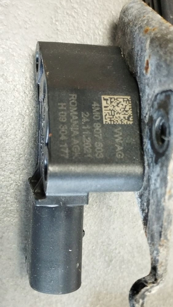Audi A4 S4 B9 8W Lamp Leveling Sensor Left Rear 8W0941309E